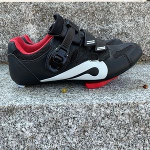 Peloton spin shoes!! Size 39